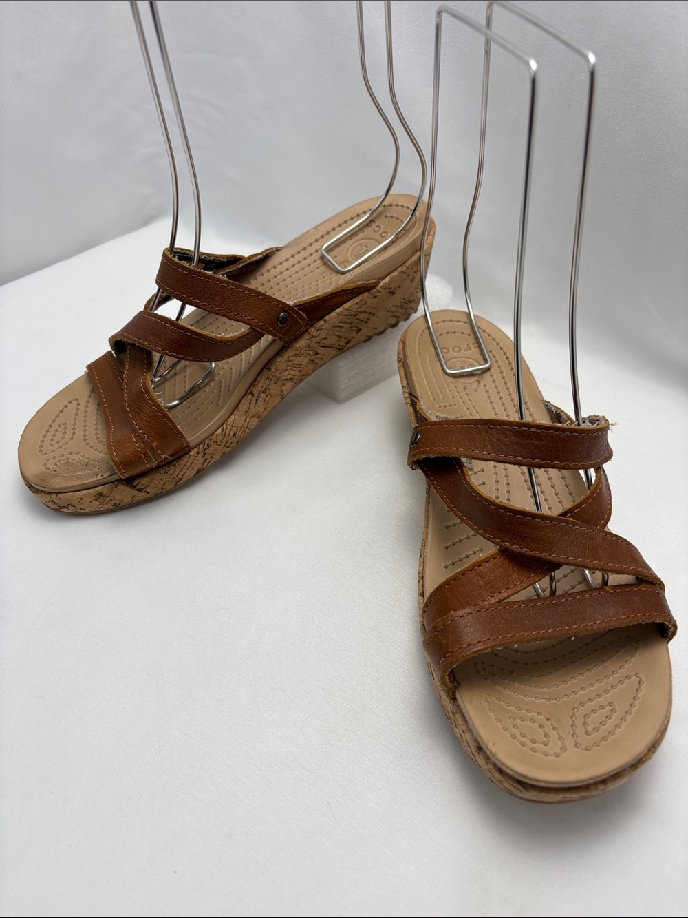 CROCS Women's 8W Brown Leather-Look Wedge Comfort Sandals #388
